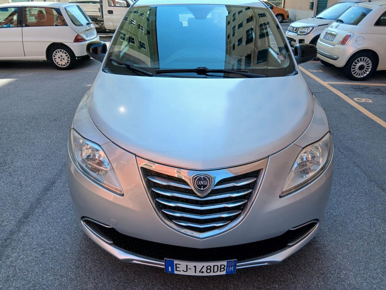 Lancia Ypsilon 1.2 69 CV 5 porte S&S Platinum