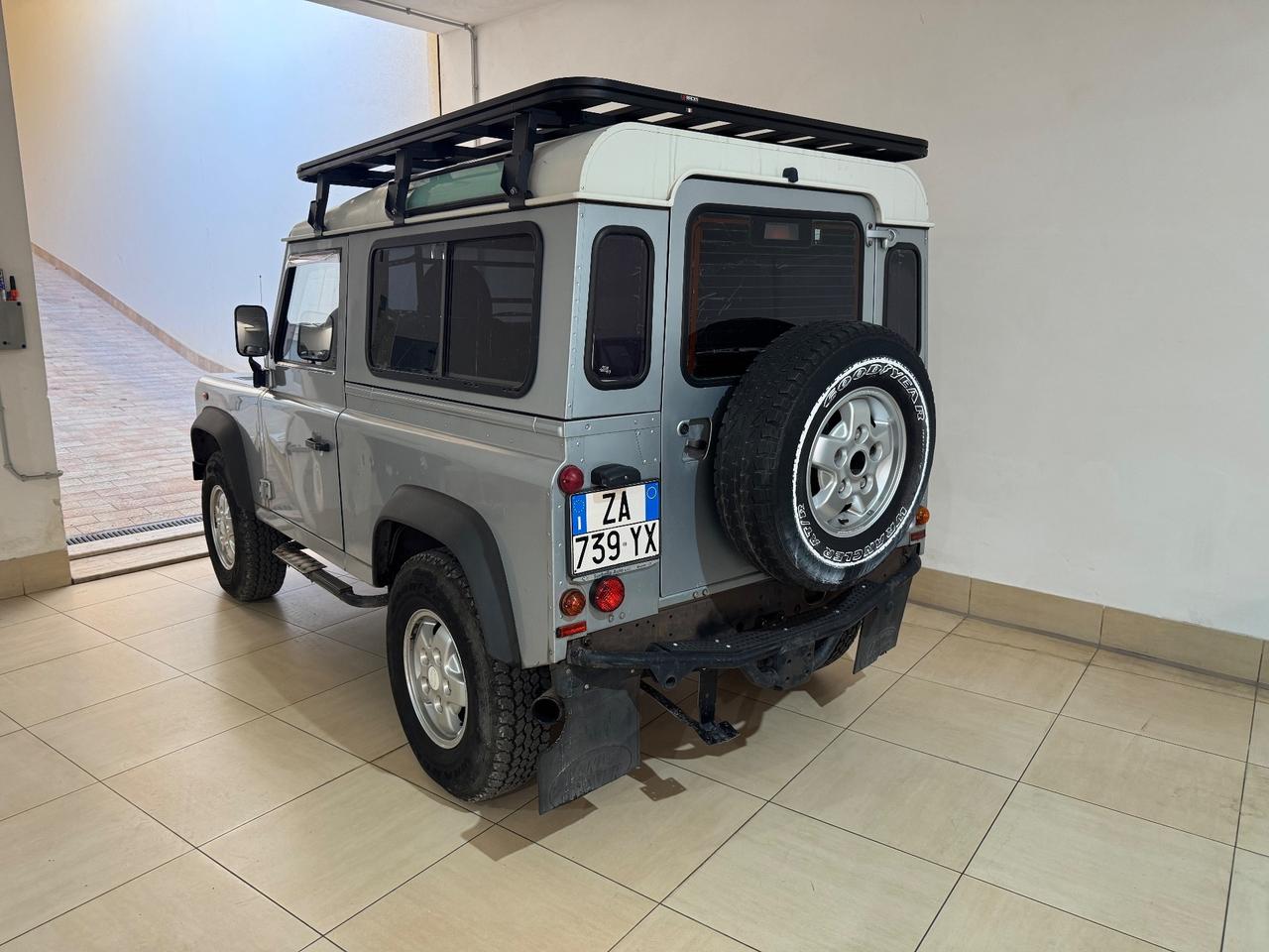 Land Rover Defender 90 2.4 TD4 Station Wagon SE