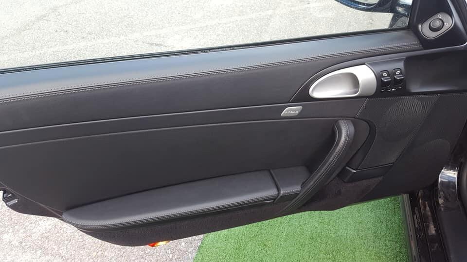 Porsche 911 Carrera 4 Cabriolet ( + Hard Top )