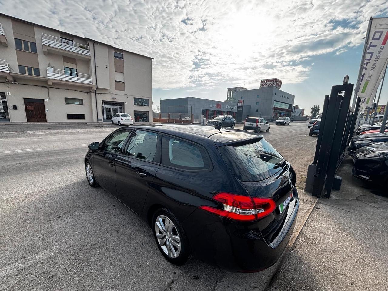 Peugeot 308 BlueHDi 130 S&S SW Allure