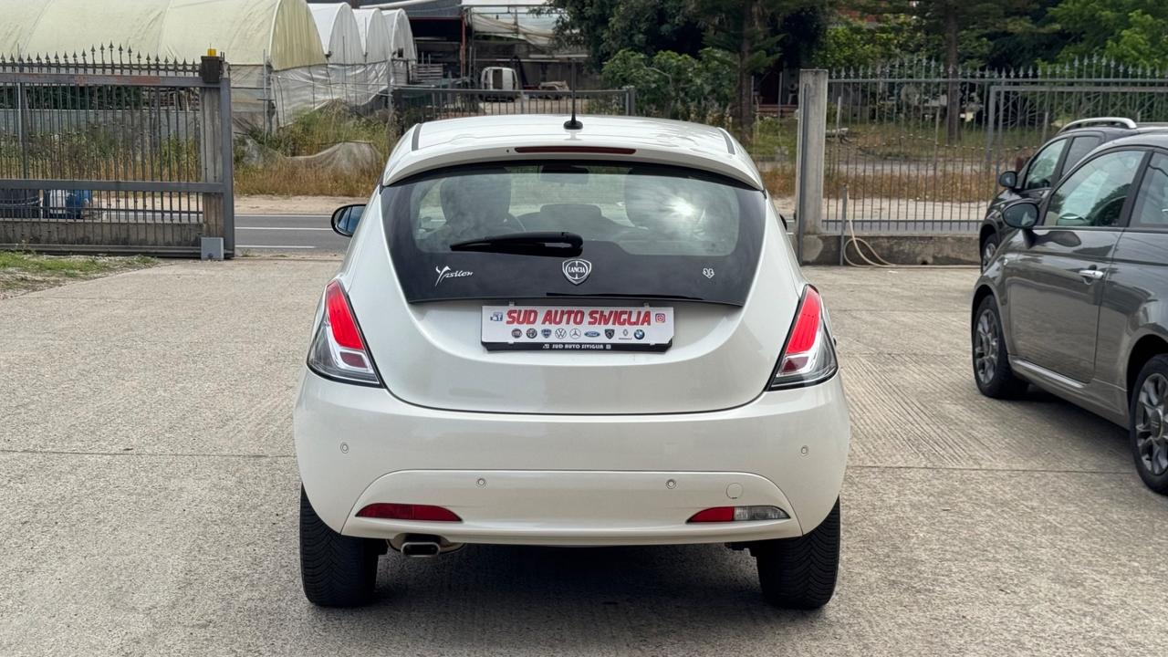 Lancia Ypsilon 1.3 MJT 16V 95 CV 5 porte S&S Gold Perla