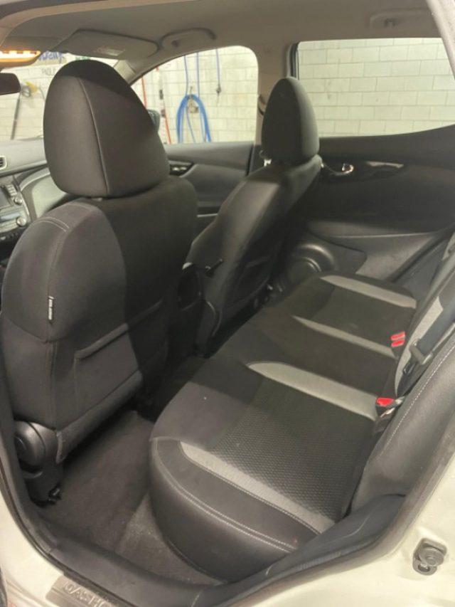 NISSAN Qashqai 1.2 DIG-T N-Connecta