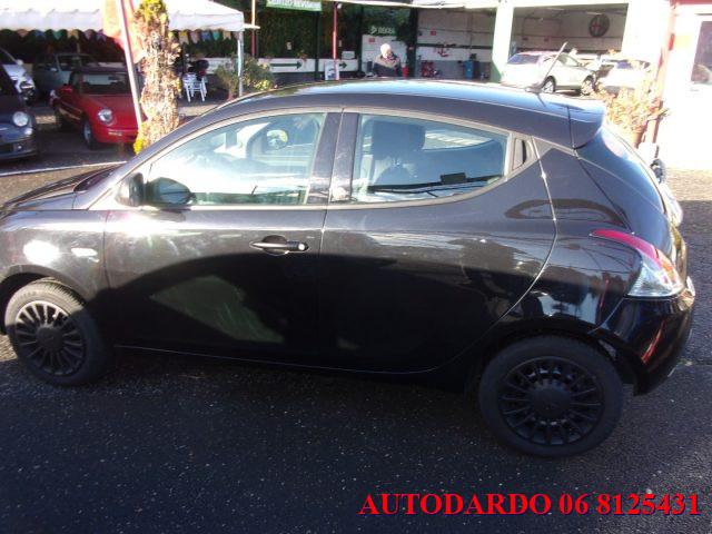 LANCIA Ypsilon 1.0 FireFly 5 porte S&S Hybrid Ecochic Silver