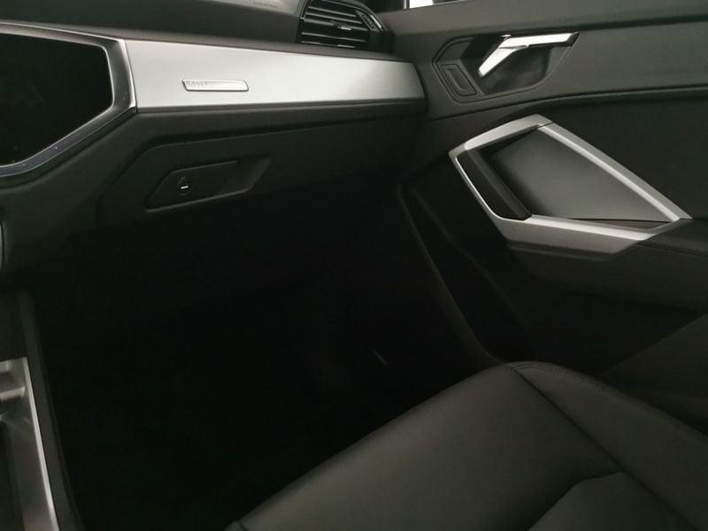 Audi Q3 Sportback 35 2.0 tdi s-tronic