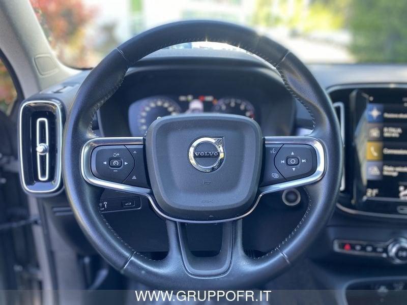 Volvo XC40 B4 AWD Geartronic Momentum Pro