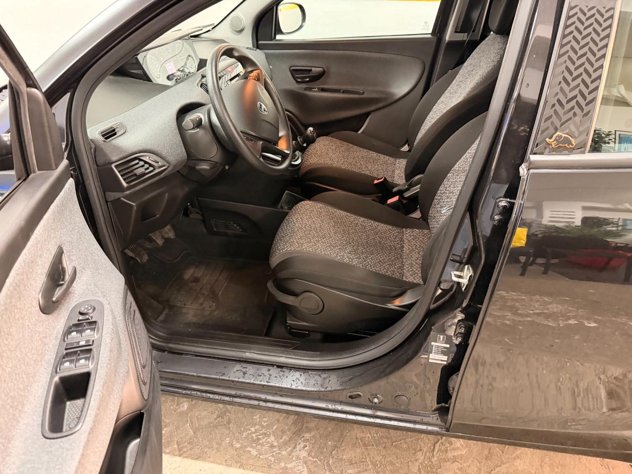 Lancia Ypsilon 1.2 69 CV 5 porte S&S Elefantino Blu