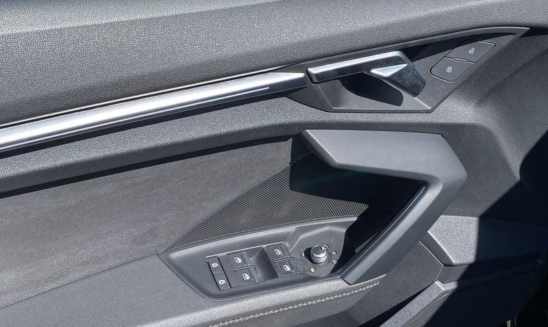 Audi A3 SPB S Line interno ed esterno 2.0 TDI 116CV 30