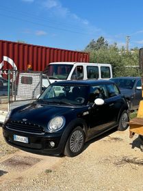 Mini 1.4. 16V Ray 75cv Total Black, adatta per Neopatentati