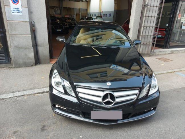 Mercedes-benz E 350 CGI Coupé BlueEFFICIENCY Avantgarde