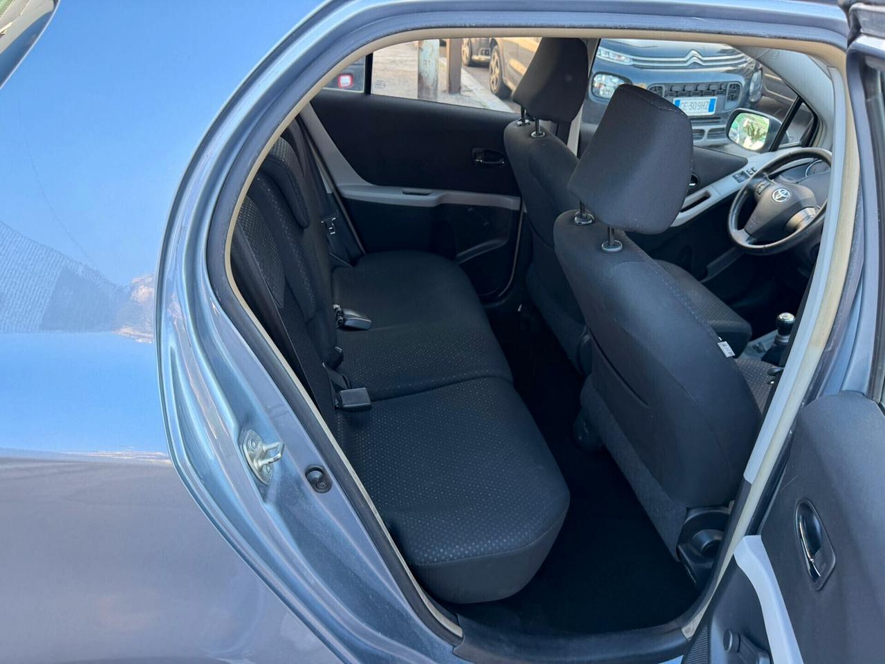 Toyota Yaris 1.0 5 porte Sol - Anno 2011 - Neopatentato