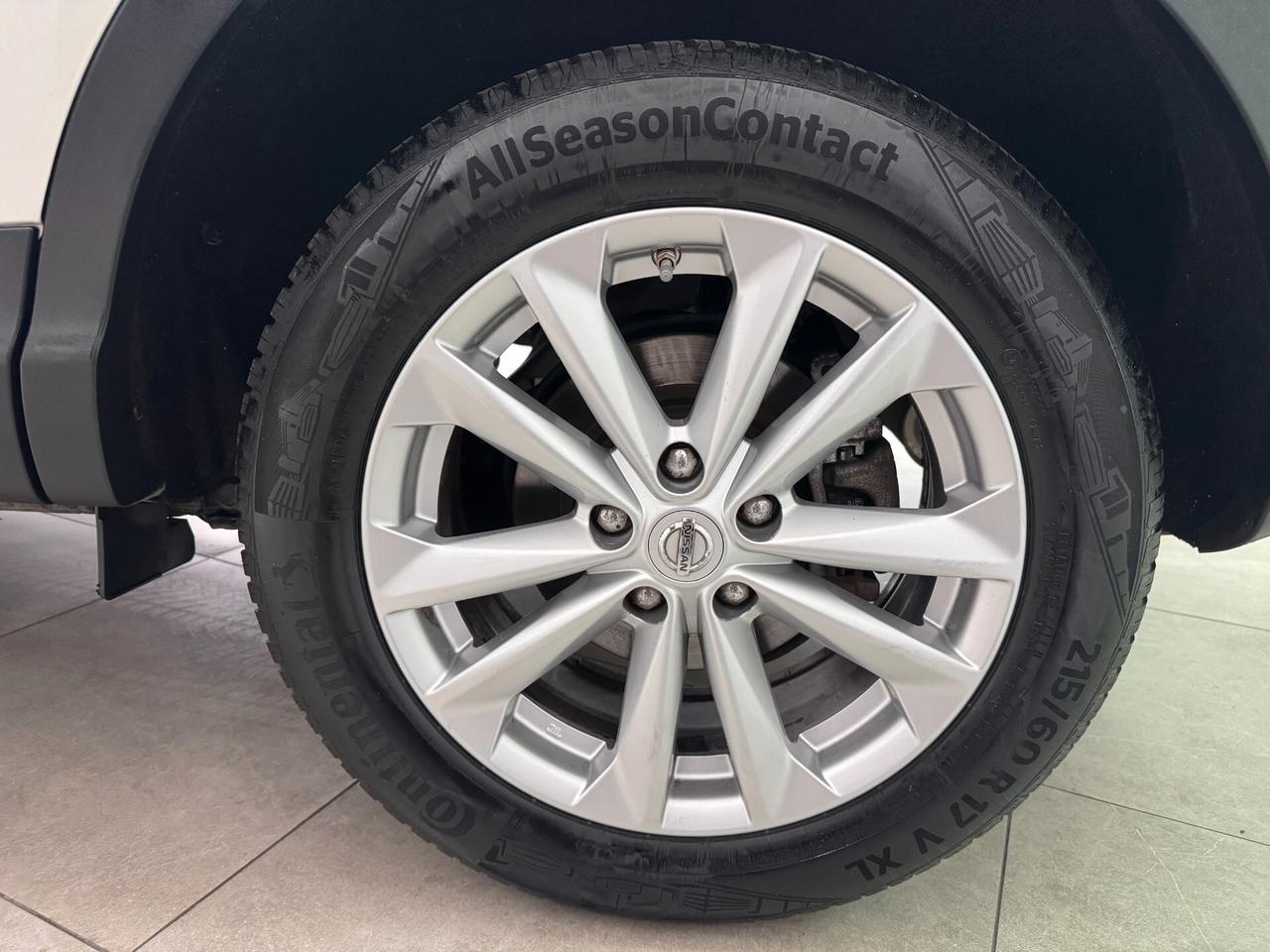 Nissan Qashqai / 1.5 cc 110cv / Diesel / Retrocamera /