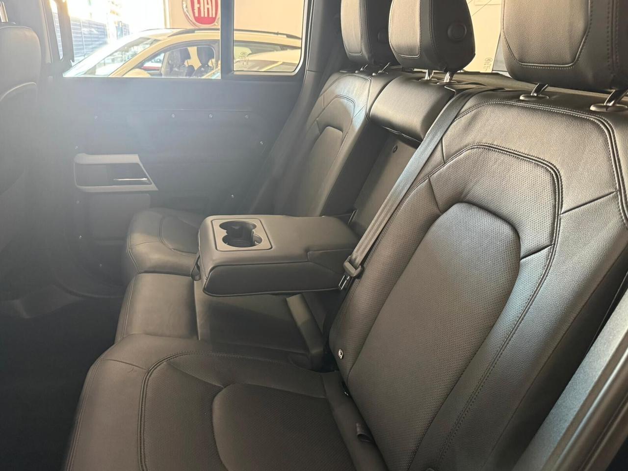 Land Rover Defender 110 3.0D I6 200 CV AWD Auto SE