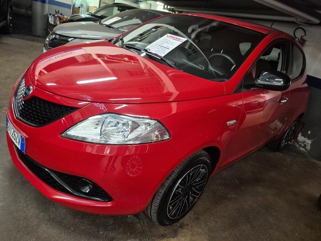 Lancia Ypsilon 1.0 FireFly 5 porte S&S Hybrid Ecochic Gold