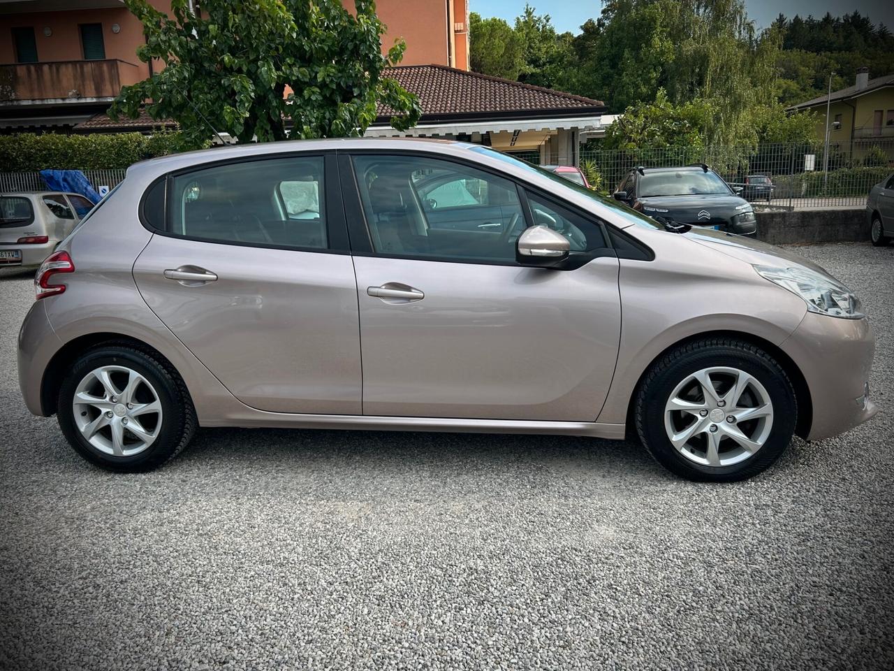 Peugeot 208 1.4 HDi 5 porte -UNIPROPR. - NEOPATENT.