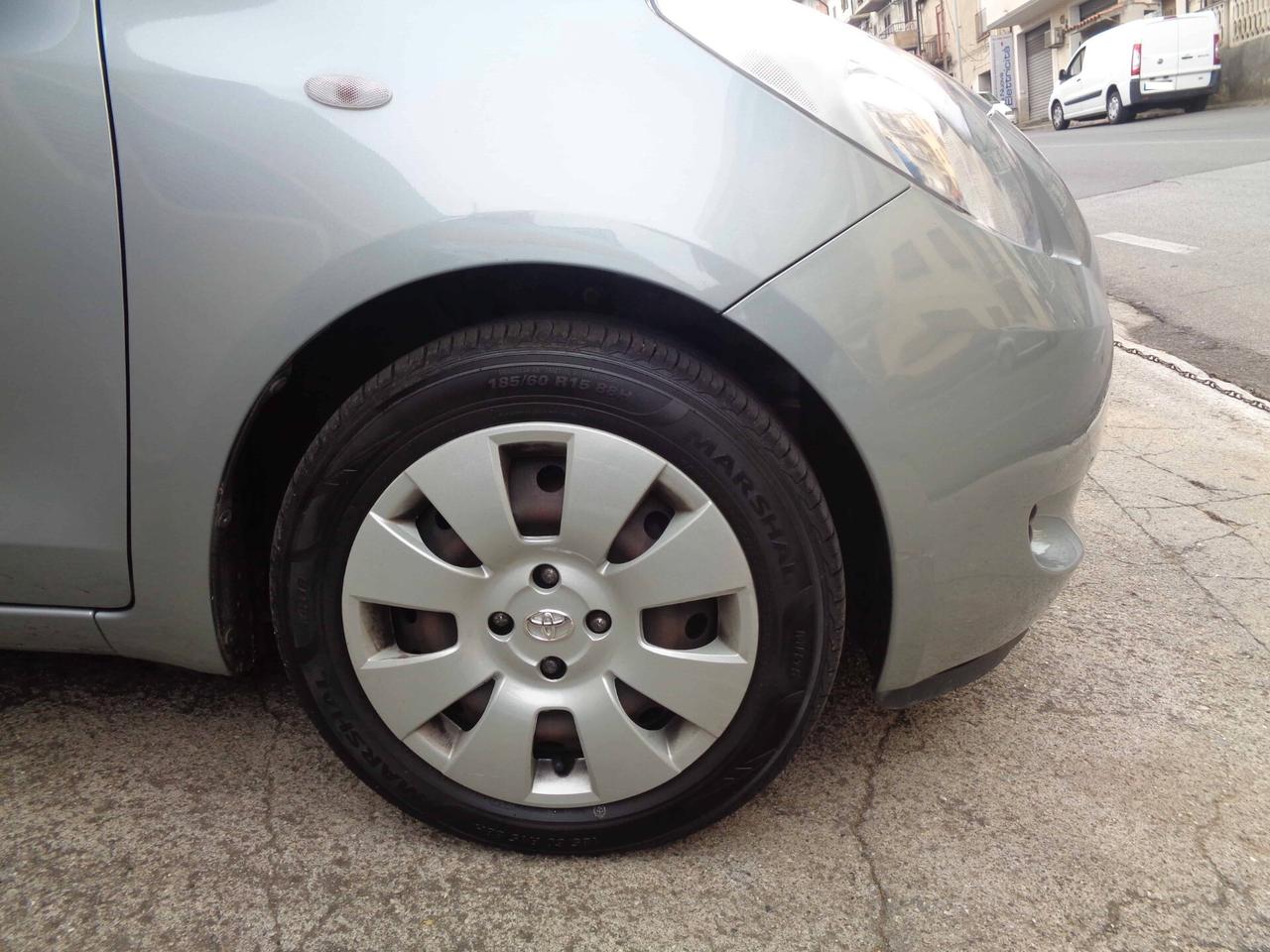 Toyota Yaris 1.3 3 Porte (FINANZIABILE)