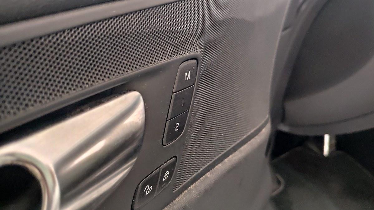 VOLVO Xc60 B5 Mild Hybrid (D) Awd Geartronic R-Design