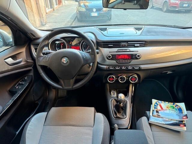 Alfa Romeo Giulietta 1.6 JTDm-2 Distinctive