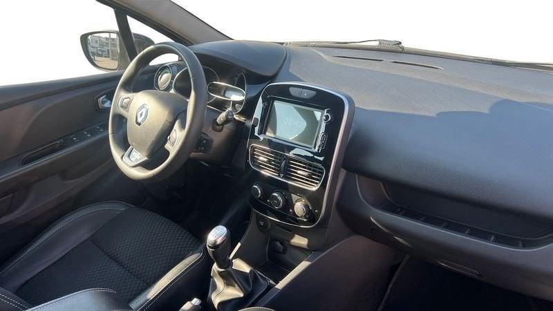 Renault Clio Sporter 1.5 dCi 75cv Moschino Zen Sporter 1.5 dCi 75cv Moschino Life