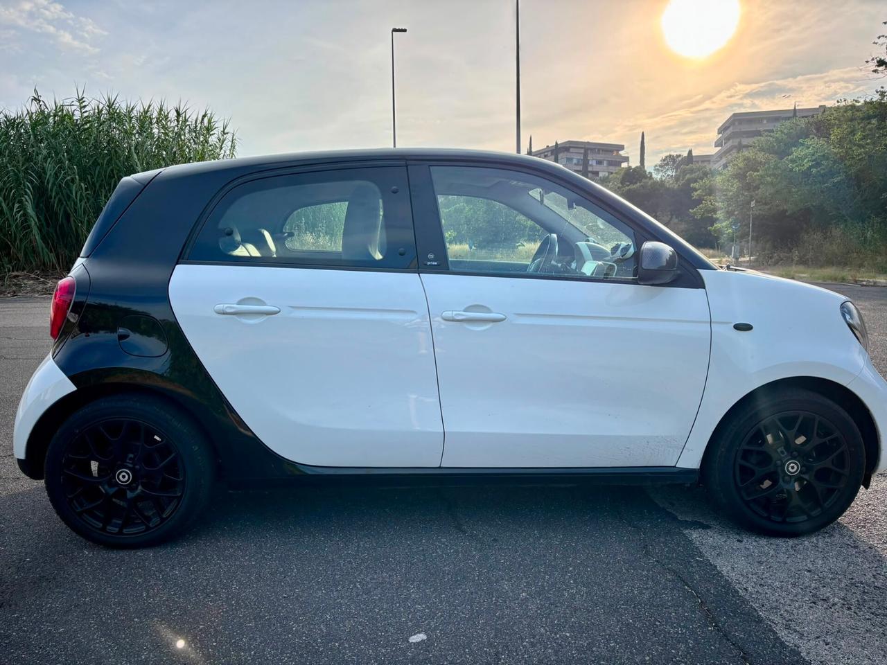 SMART FORFOUR PRIME 2017 | 80.000 KM | TETTO APRIBILE | TOUCHSCREEN | CERCHI NERI | PERFETTA