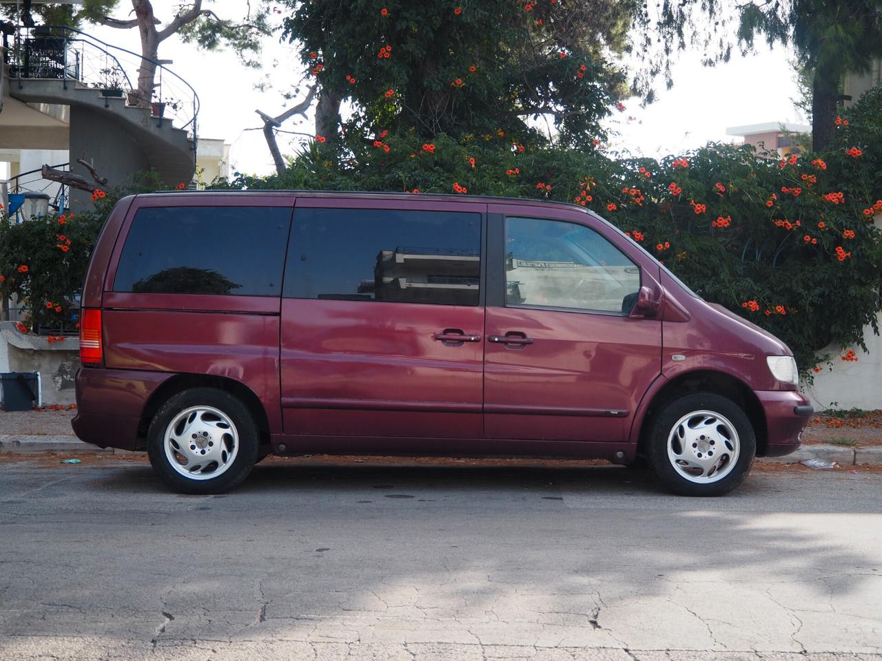 Mercedes-benz V 220 CDI •7 Posti•
