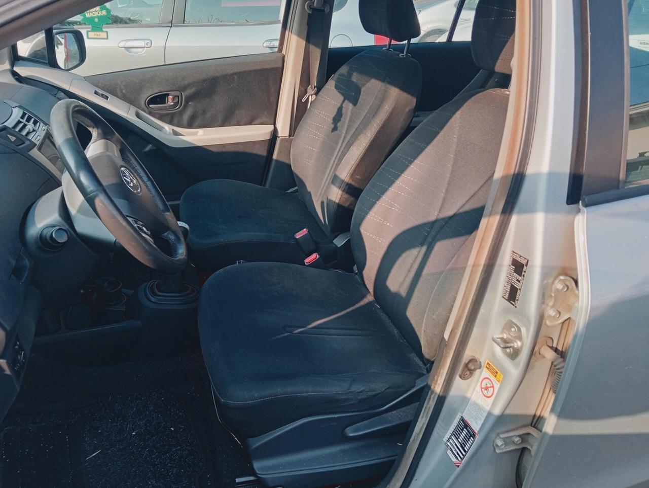 Toyota Yaris 1.0 5 porte Sol