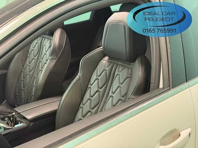 Peugeot 3008 Hybrid4 300 e-EAT8 GT Pack
