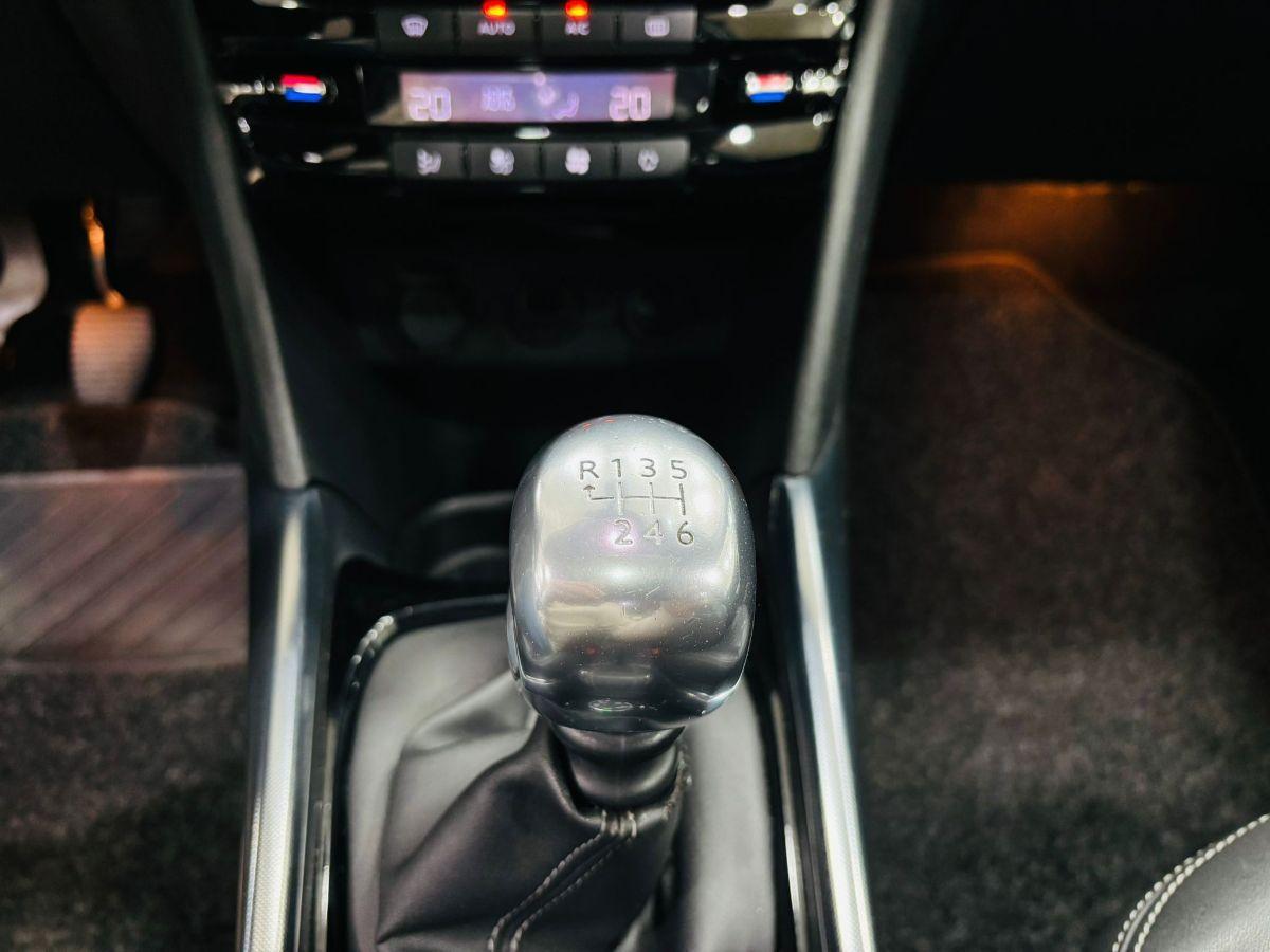Peugeot 2008 1.6 e-HDi 115 CV S&S Féline Panorama