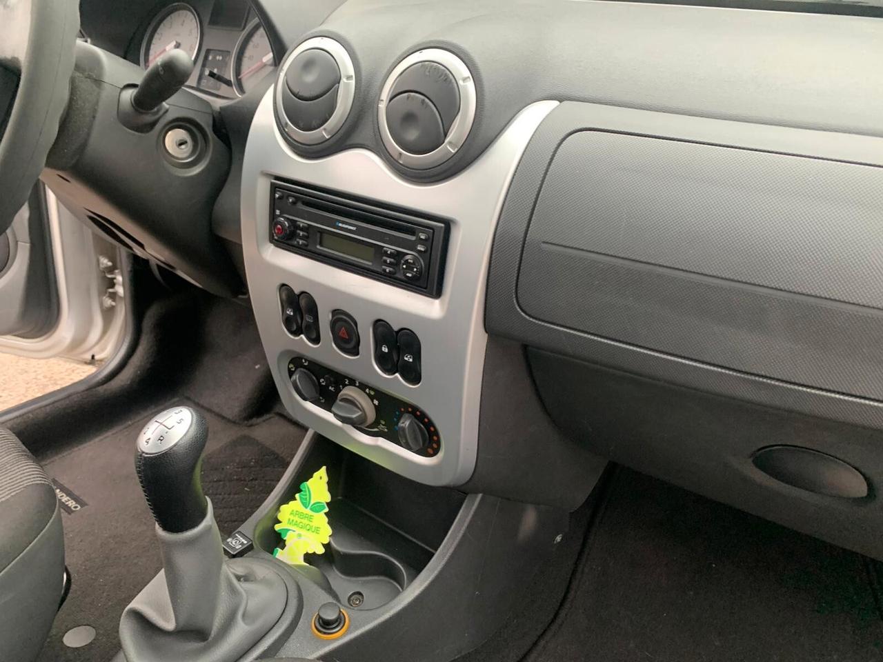 Dacia Sandero 1.4 8V GPL Lauréate, Unicoproprietario, SOLO km 82000