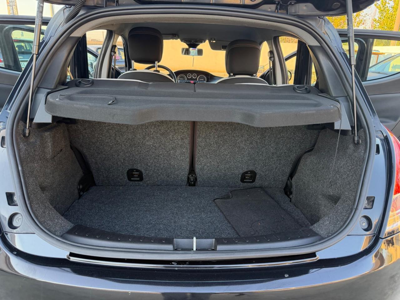 Lancia Ypsilon 0.9 TwinAir 85 CV 5 porte Metano Ecochic Gold