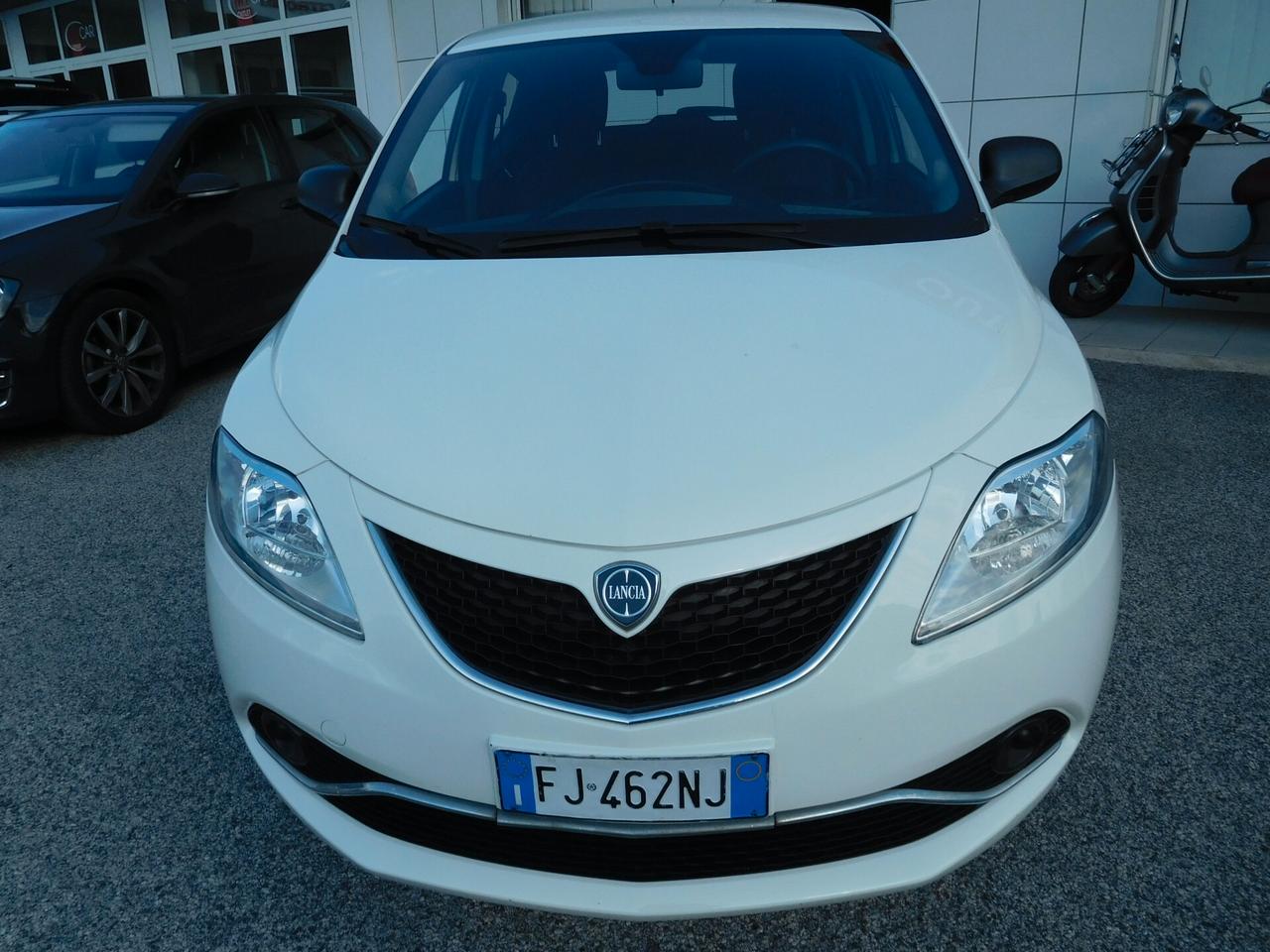 Lancia Ypsilon 0.9 TwinAir 85cv 5pt Metano Ecochic Silver - OK NEOPAT.