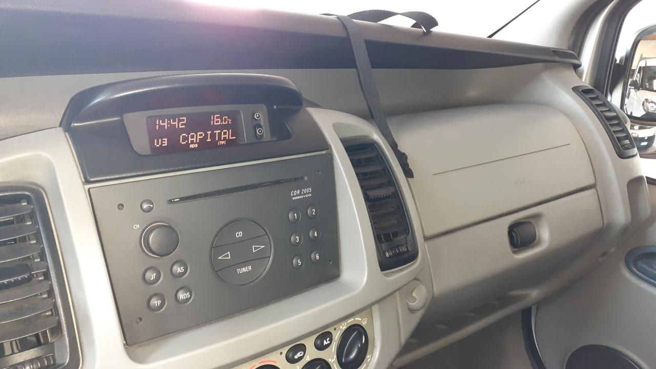 Opel Vivaro trasporto disabili pedana Focaccia