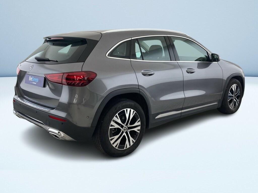 Mercedes GLA 180 180 D Progressive Advanced 8G-DCT