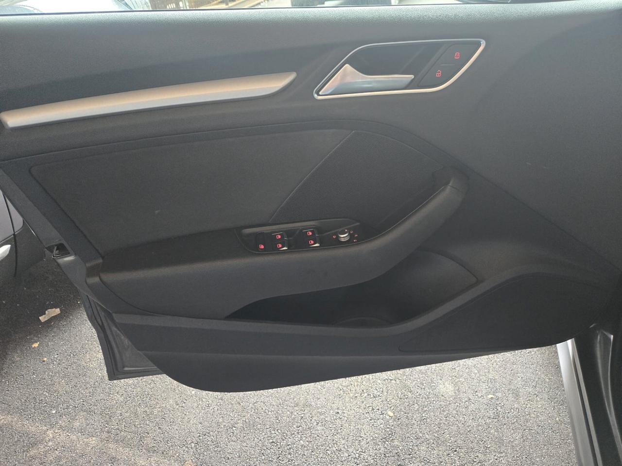 Audi A3 1.6 TDI clean diesel S tronic Admired