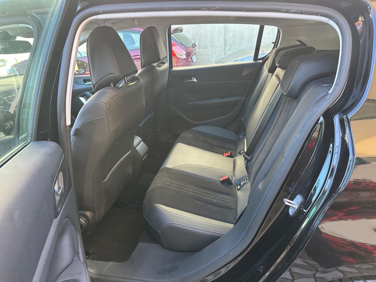 Peugeot 308 1.2 Turbo 130 S&S Allure - solo 49000 km !!!
