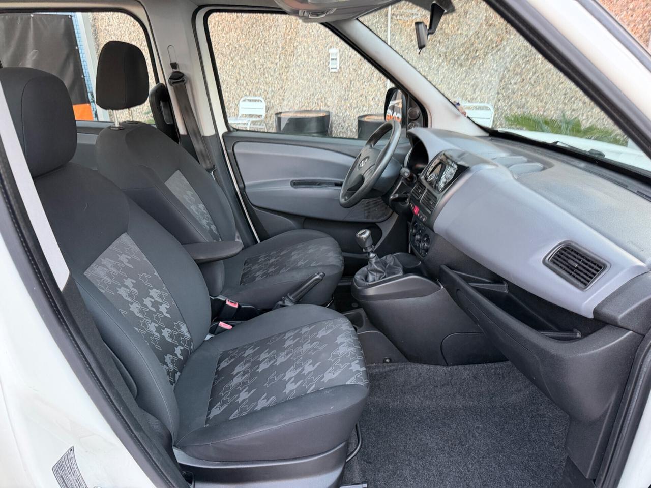 OPEL COMBO 1.6CDTI TETTO ALTO PEDANA OMOLOGATA DISABILI