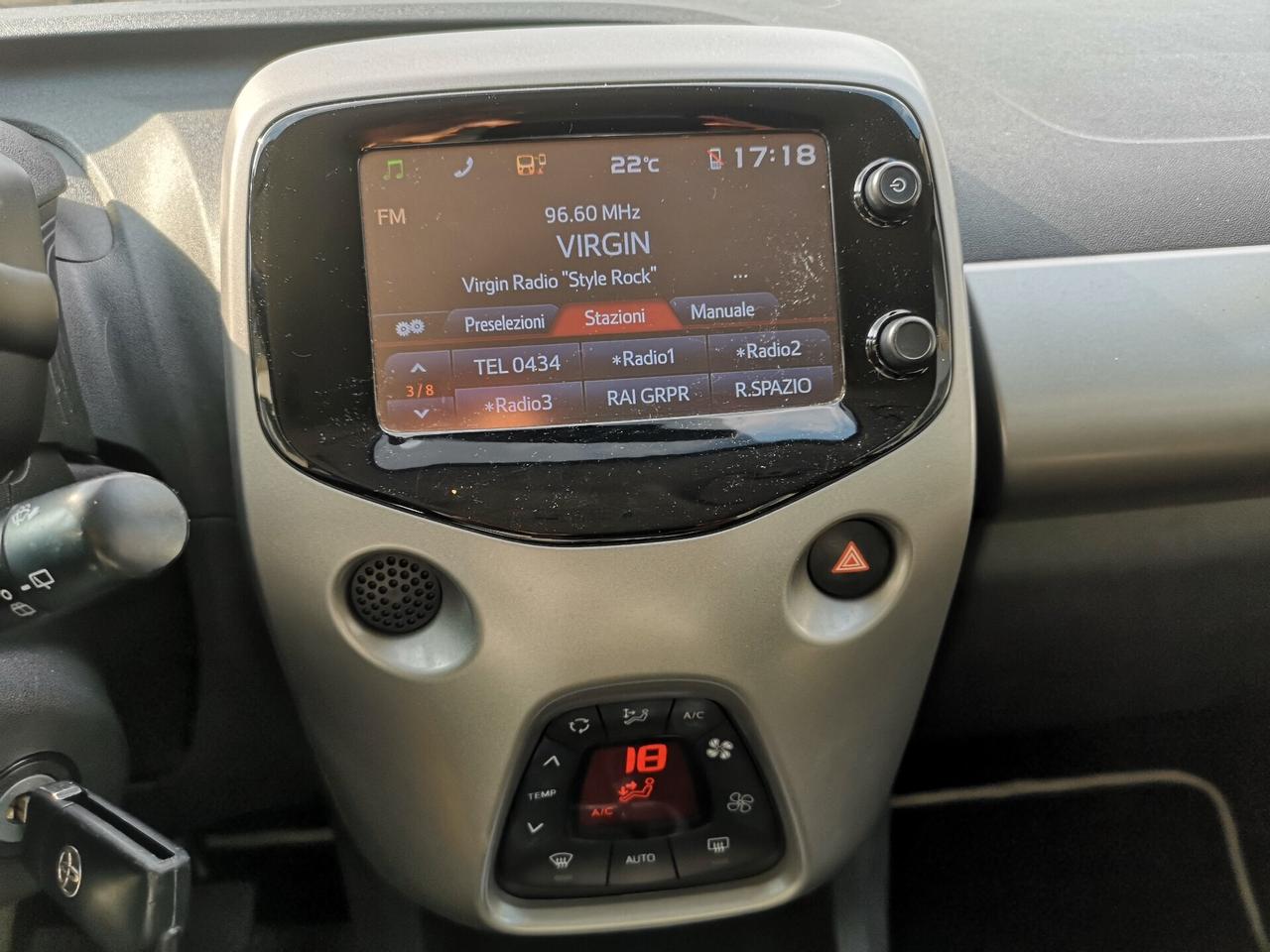 Toyota Aygo 1.0 VVT-i 69 CV 5 porte x-play MMT