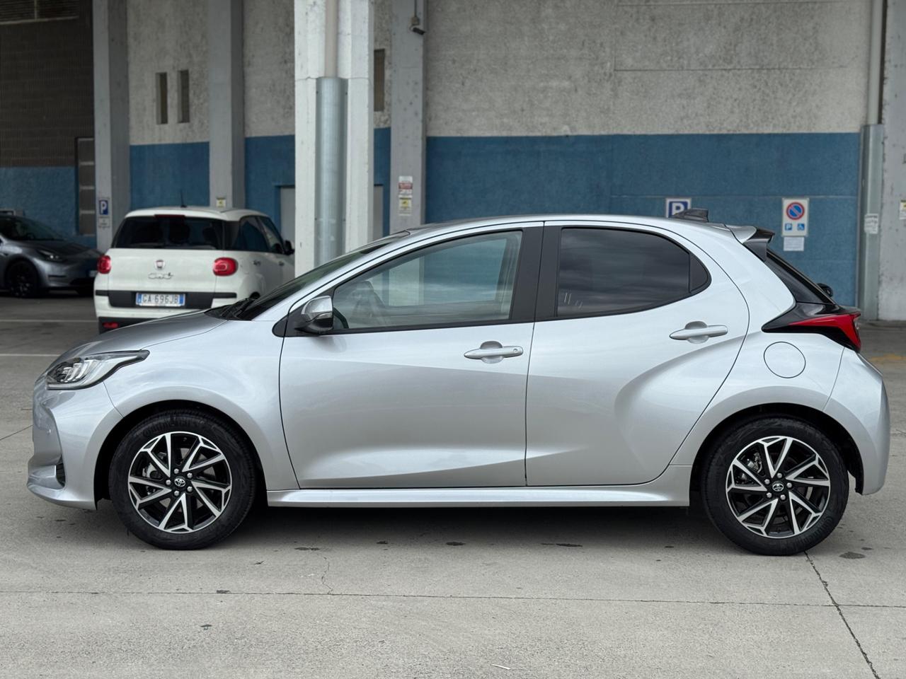 TOYOTA YARID HYBRID SOLI 4286 KM PRONTA CONSEGNA