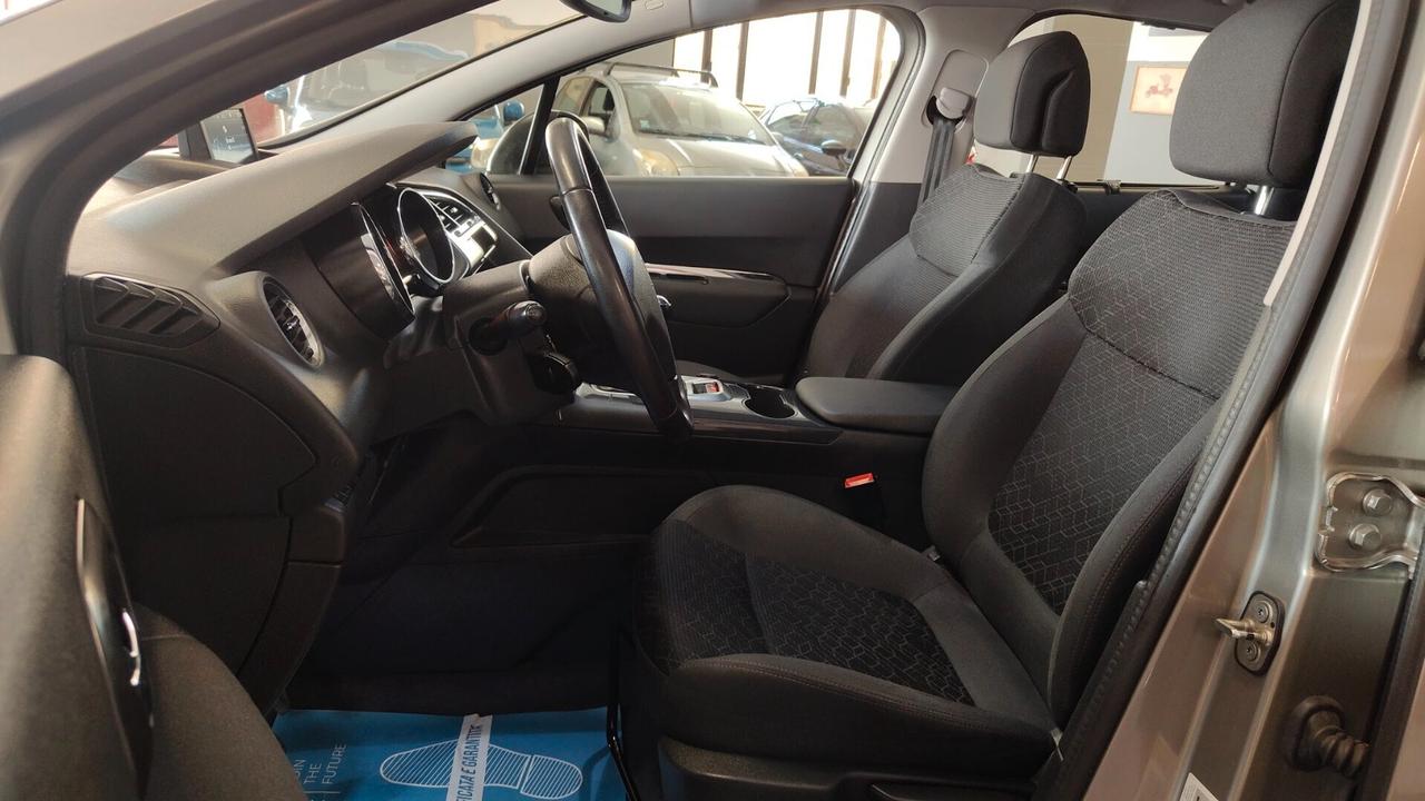 Peugeot 3008 1.6 HDi 115CV Business Grip-Control