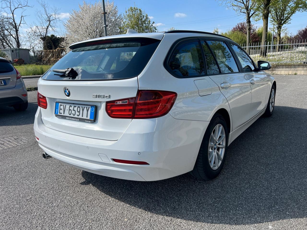 Bmw 316 316d Touring autom. adatta a neopatentati