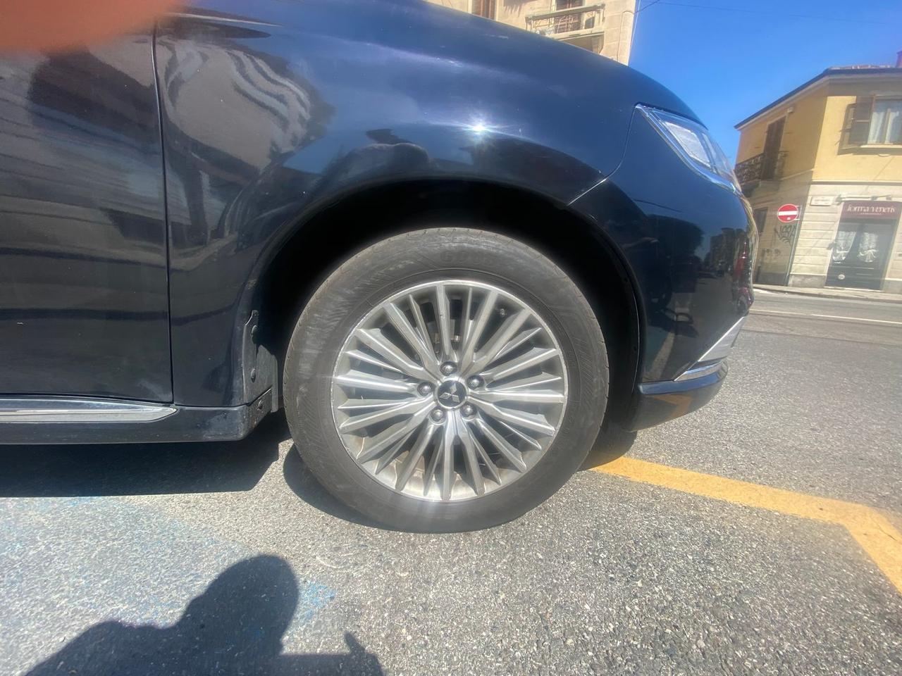 Mitsubishi Outlander 2.4 PHEV #50018