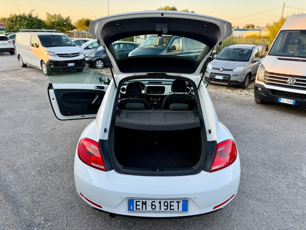 Volkswagen Maggiolino 1.6 TDI Design NEOPATENTATI