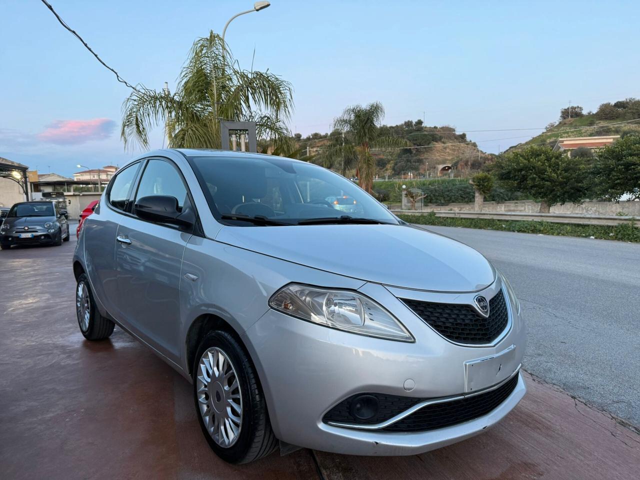 Lancia Ypsilon 1.2 69 CV 5 porte Unyca