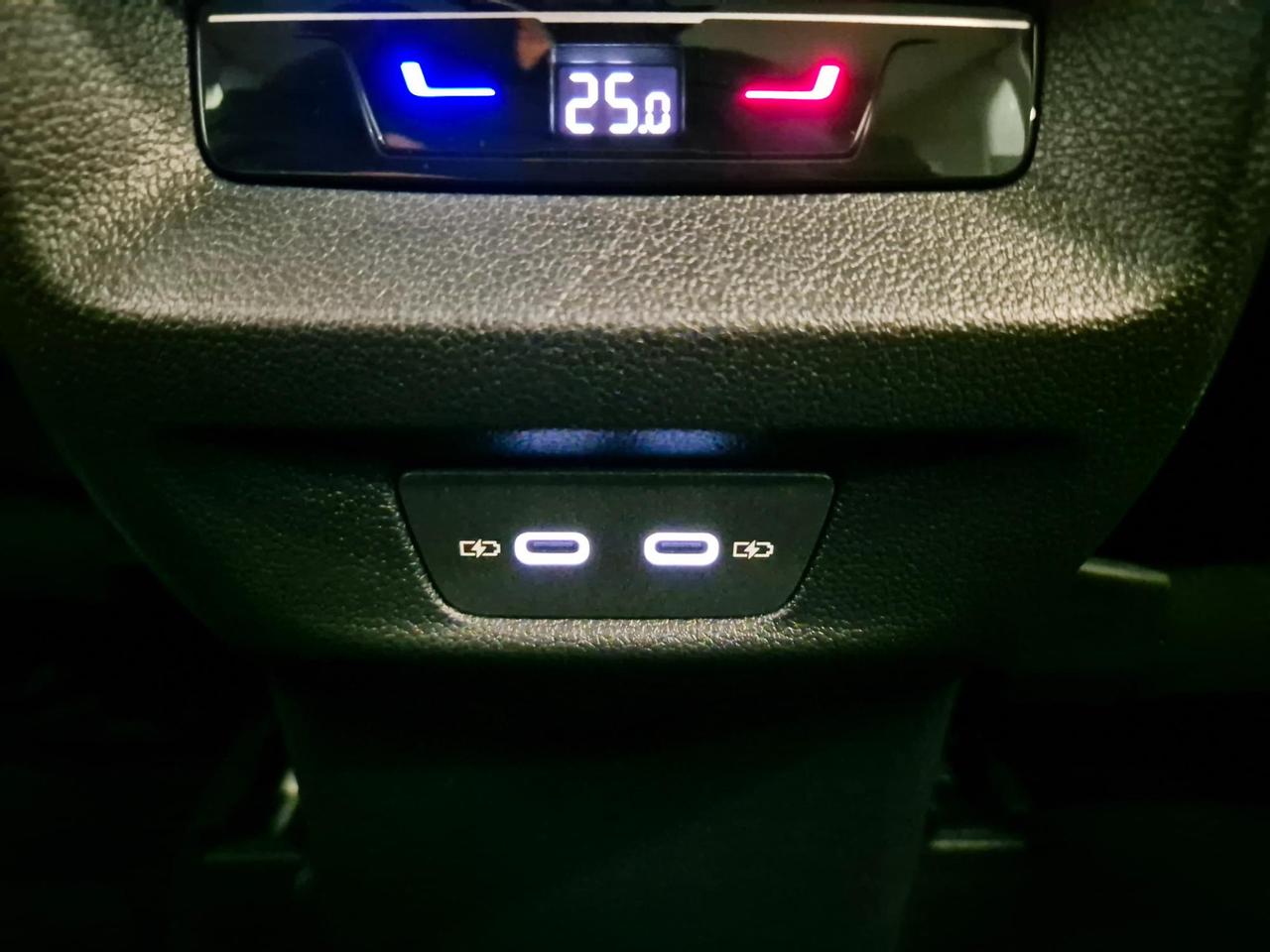 VOLKSWAGEN Tiguan 1.5 eTSI 150 CV ACT DSG Elegance N1 Autocarro