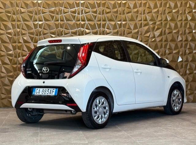 Toyota Aygo Connect 1.0 VVT-i 72 CV 5 porte x-cool