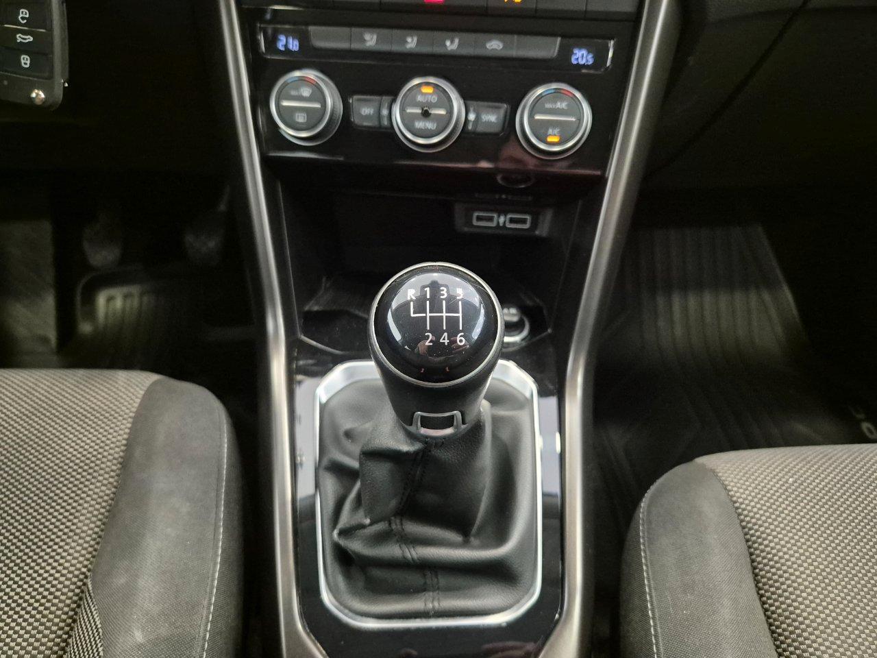 Volkswagen T-Roc 1.0 tsi Style 115cv - NEOPATENTATI - Sens. Park. - Carplay