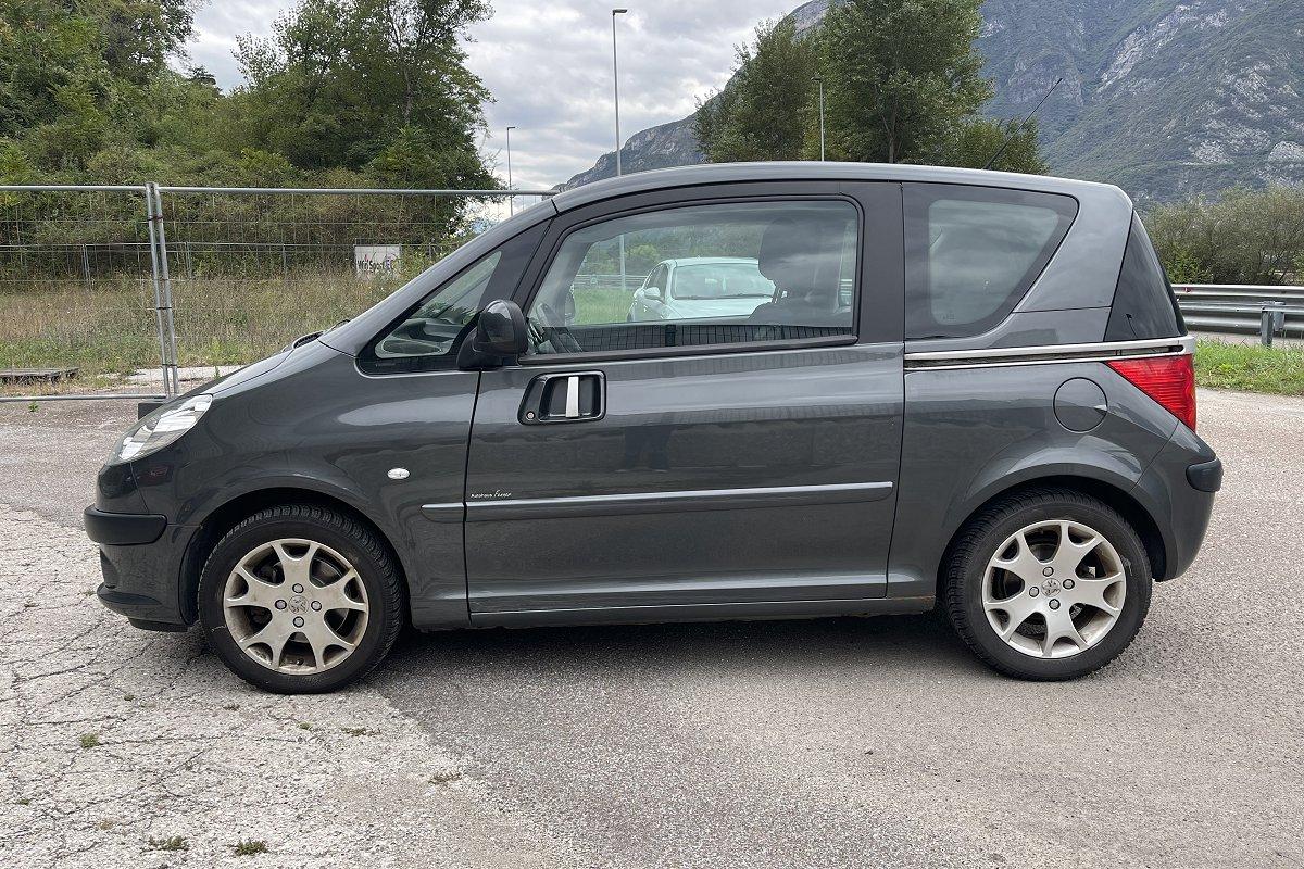 PEUGEOT 1007 1.4 HDi Sporty