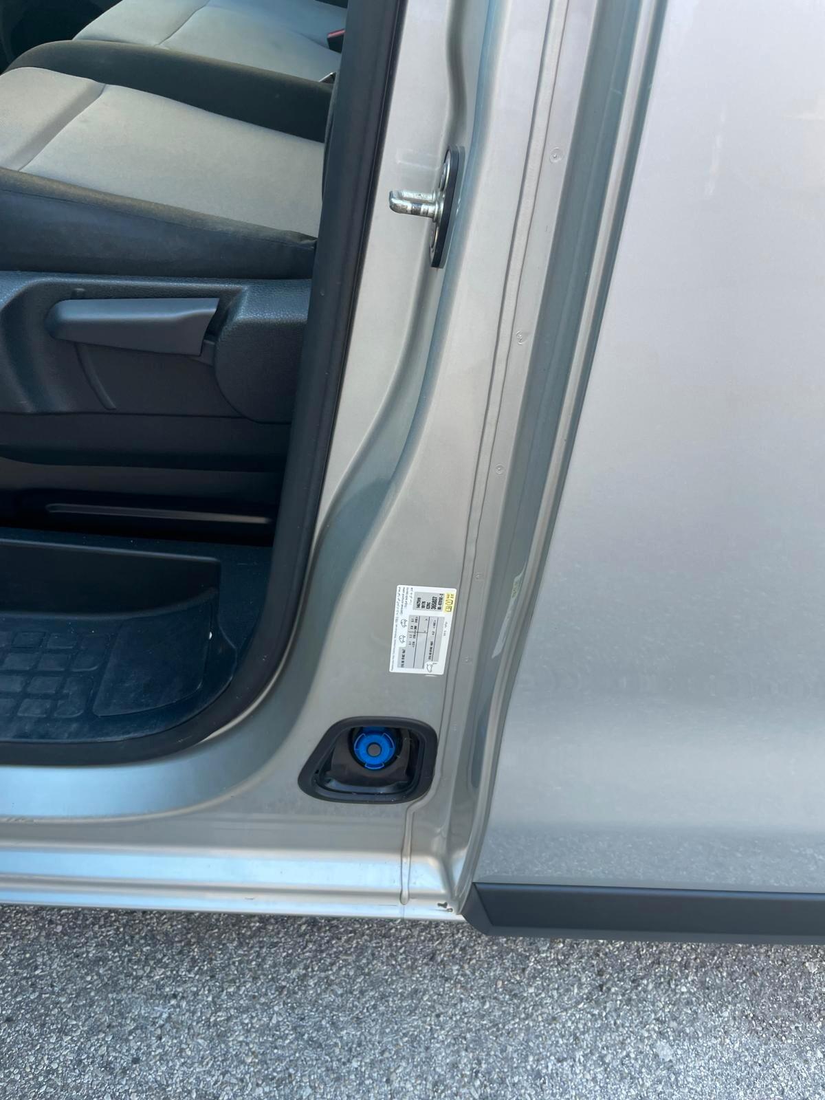 Peugeot Expert BlueHDi 115 S&S PL-TN Combi Standard 9 POSTI