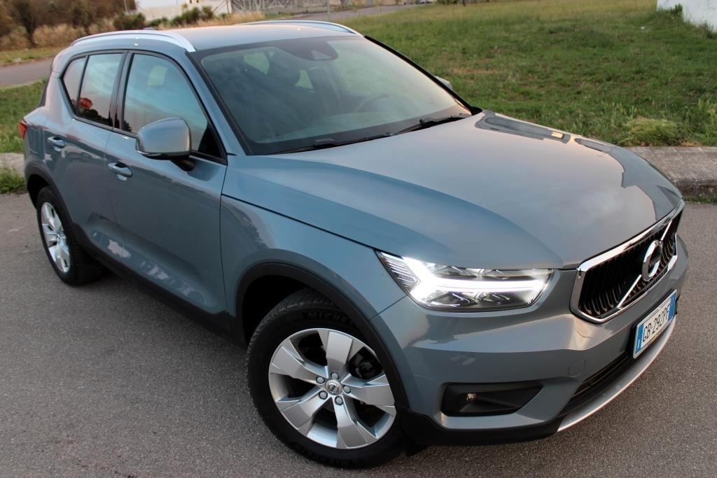 VOLVO XC40 D3 Momentum *FULL LED *Carplay