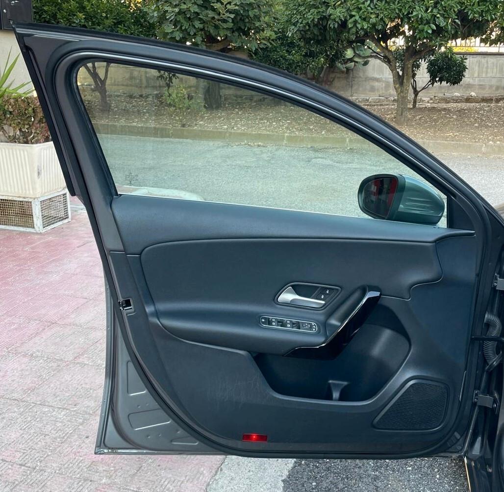 Mercedes-benz A 180 AMG Premium 2019