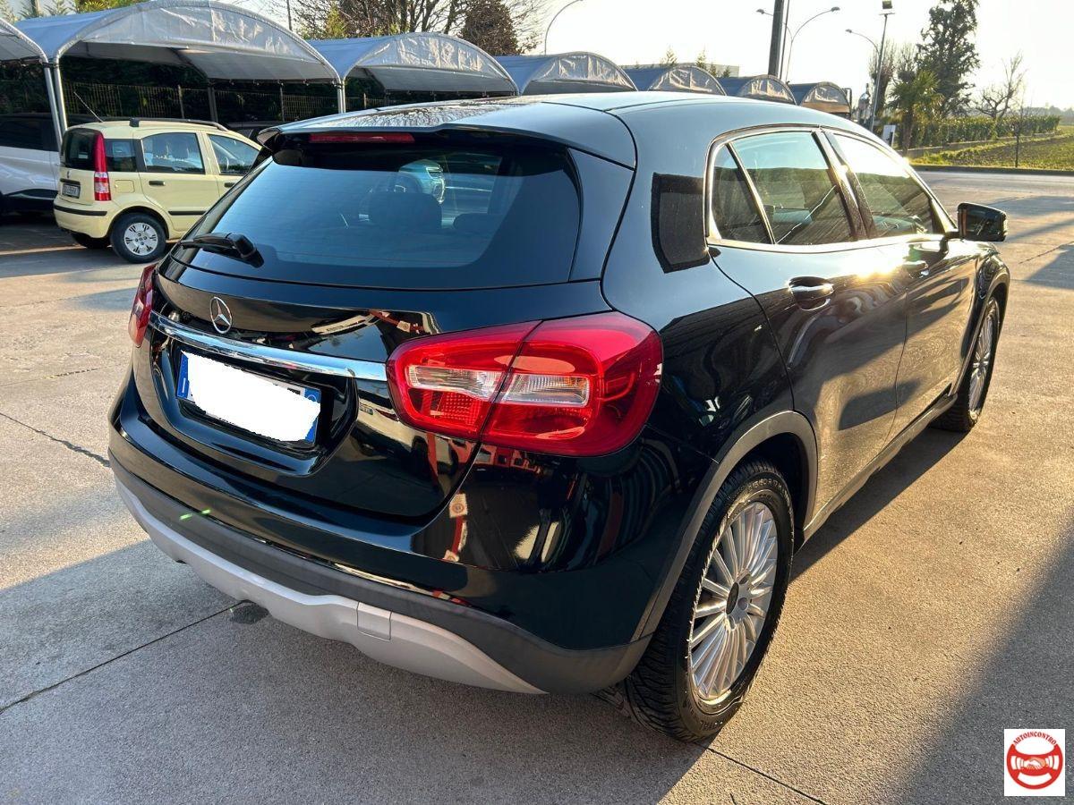 MERCEDES - Classe GLA - GLA 180 d Premium